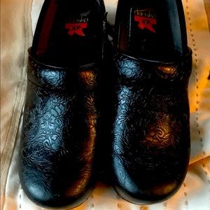 Dansko XP clogs-black floral